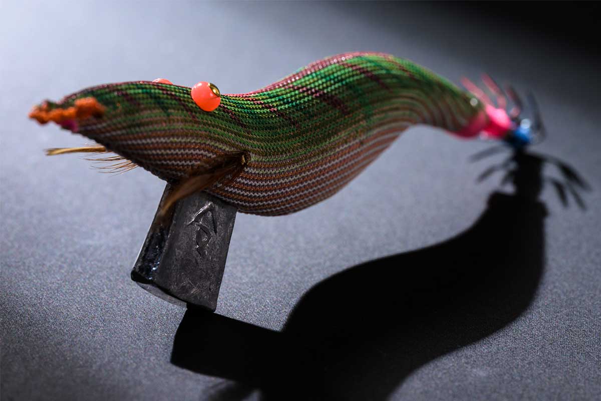 腰のくびれに民藝の大家も惚れた？日本固有のルアー、薩摩烏賊餌木の