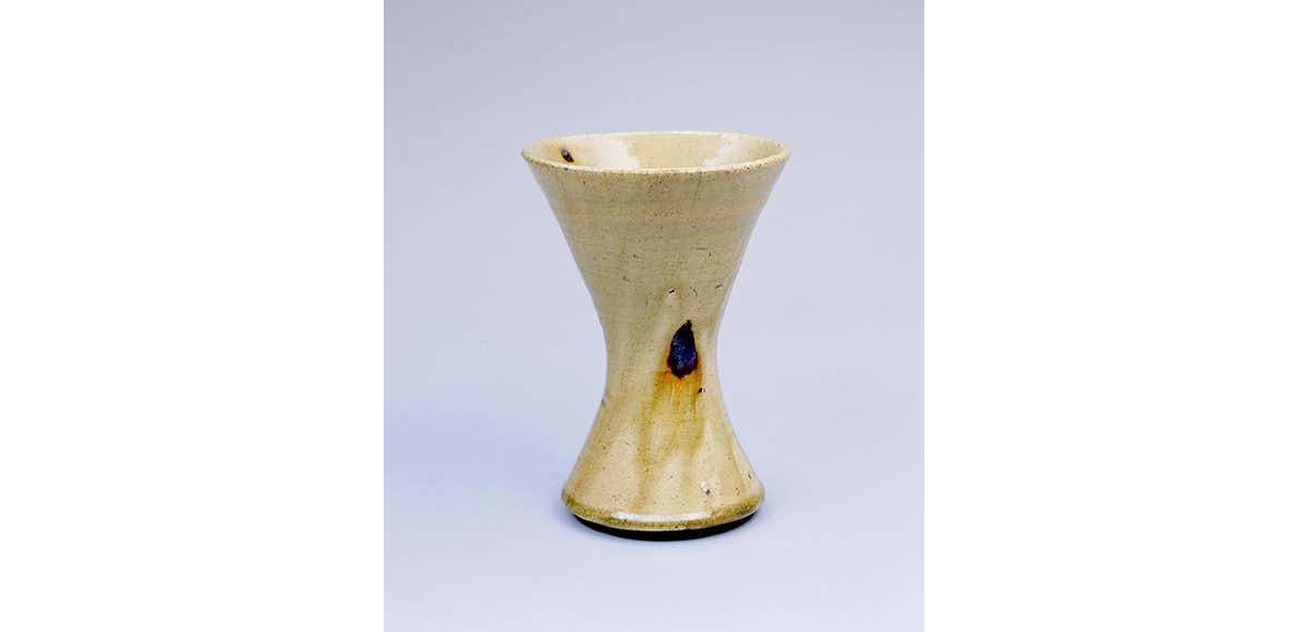 黄瀬戸・瀬戸黒・志野・織部 －美濃の茶陶（サントリー美術館）｜美術手帖