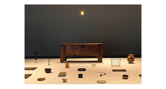 古道具坂田のコレクション展「Our Eyes」（フィリップス 東京オフィス
