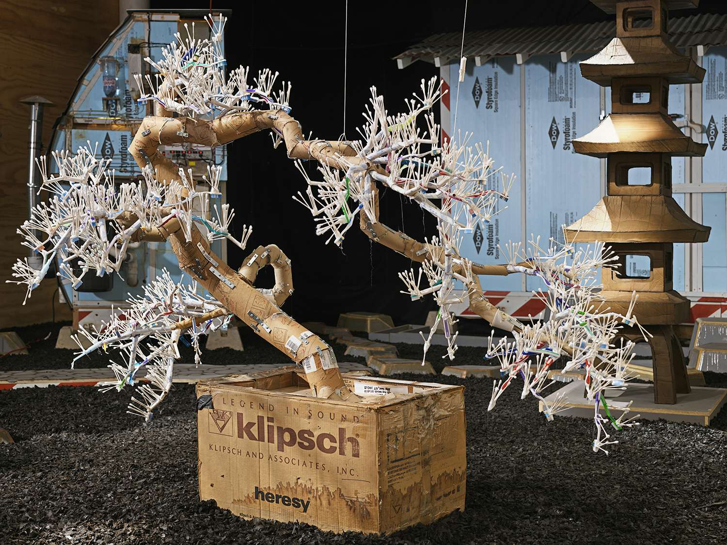 トム・サックス ティーセレモニー（東京オペラシティ アートギャラリー