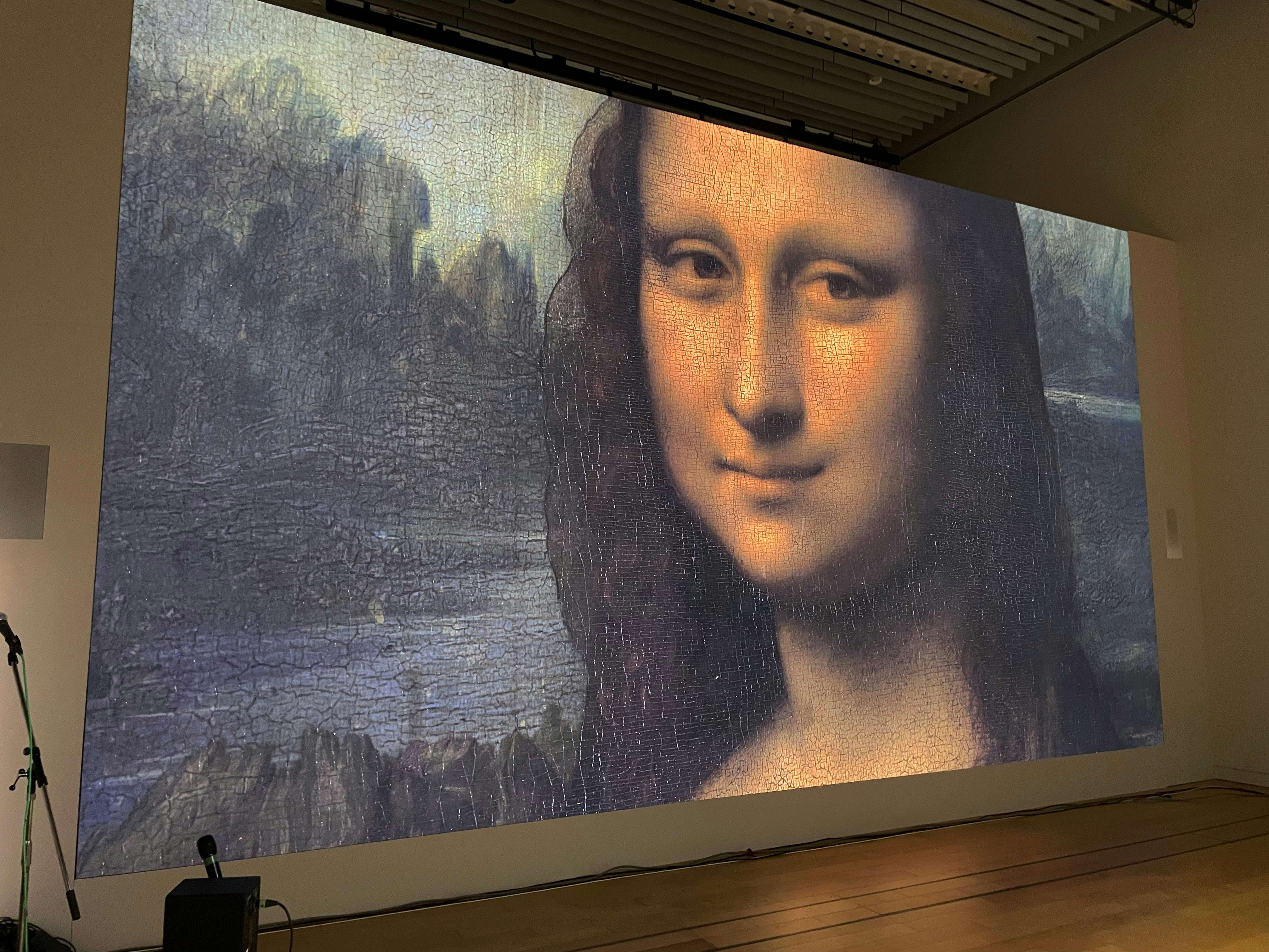 ルーヴル美術館の名作を8Kで鑑賞。《モナ・リザ》のひび割れもくっきり