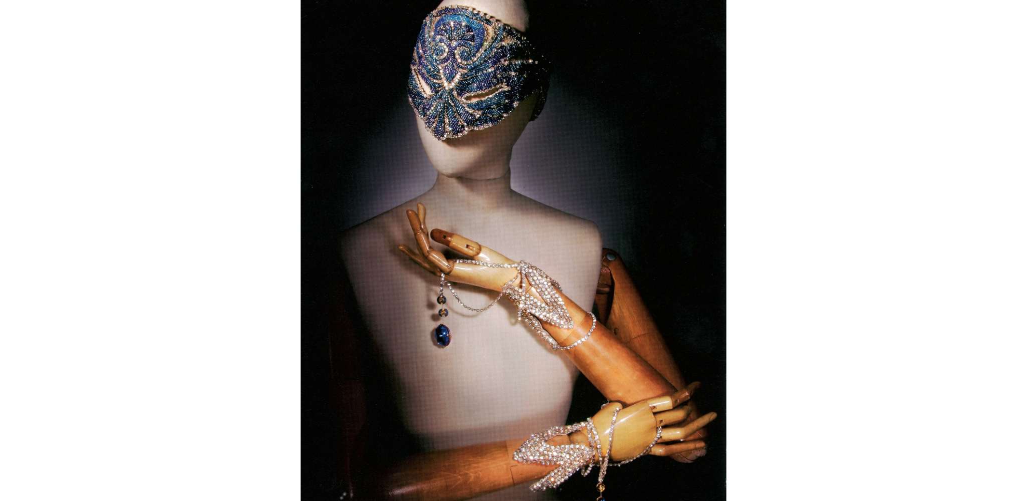 コスチュームジュエリー―美の変革者たち― シャネル、ディオール