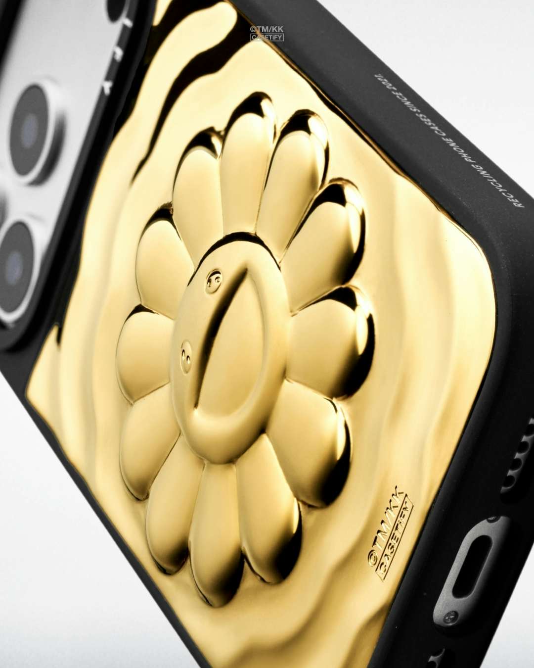 村上隆とCASETiFYのコラボ第3章は「お花」がモチーフ｜美術手帖