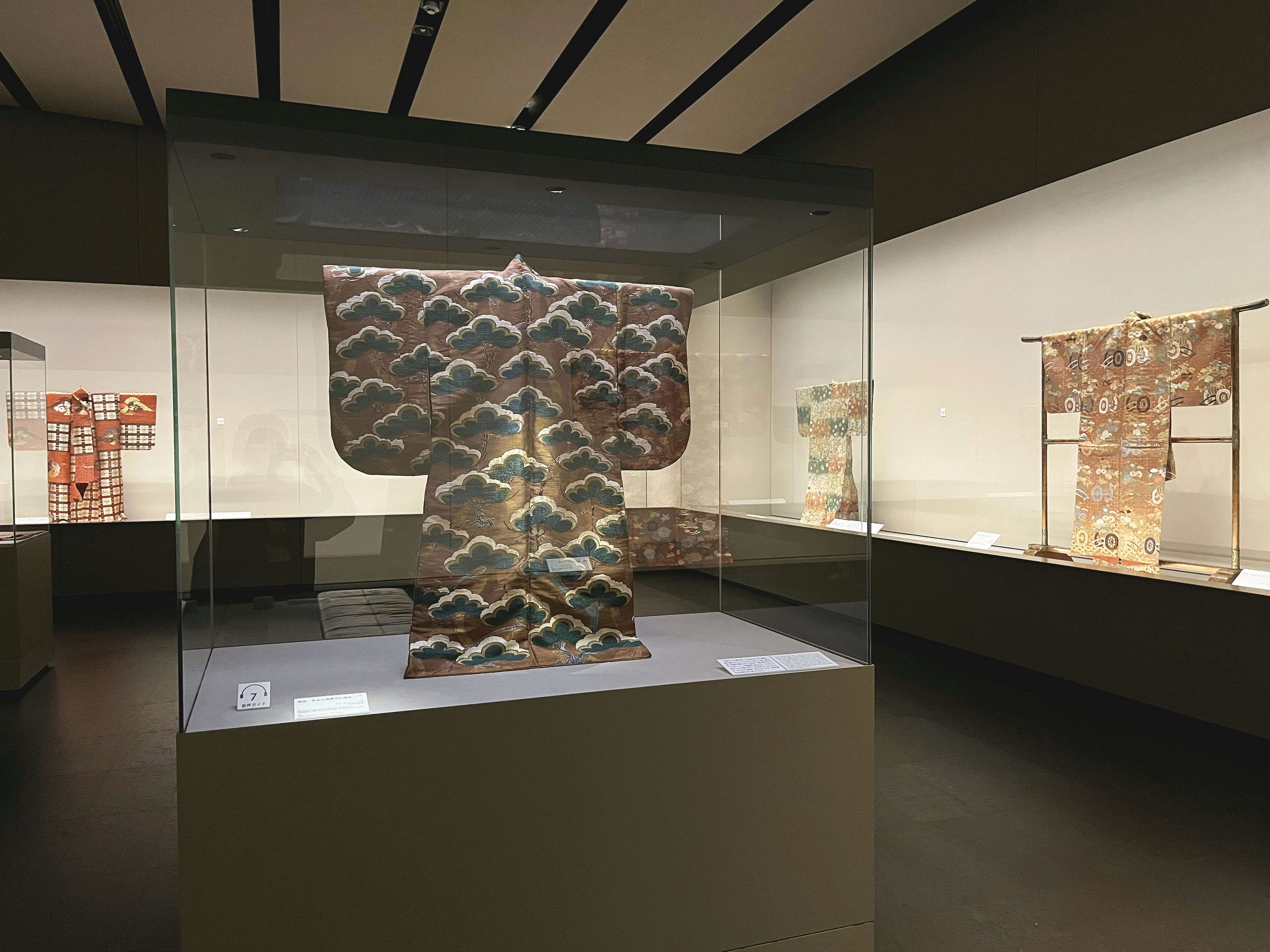 企画展「綾錦 ―近代西陣が認めた染織の美―」（根津美術館）レポート