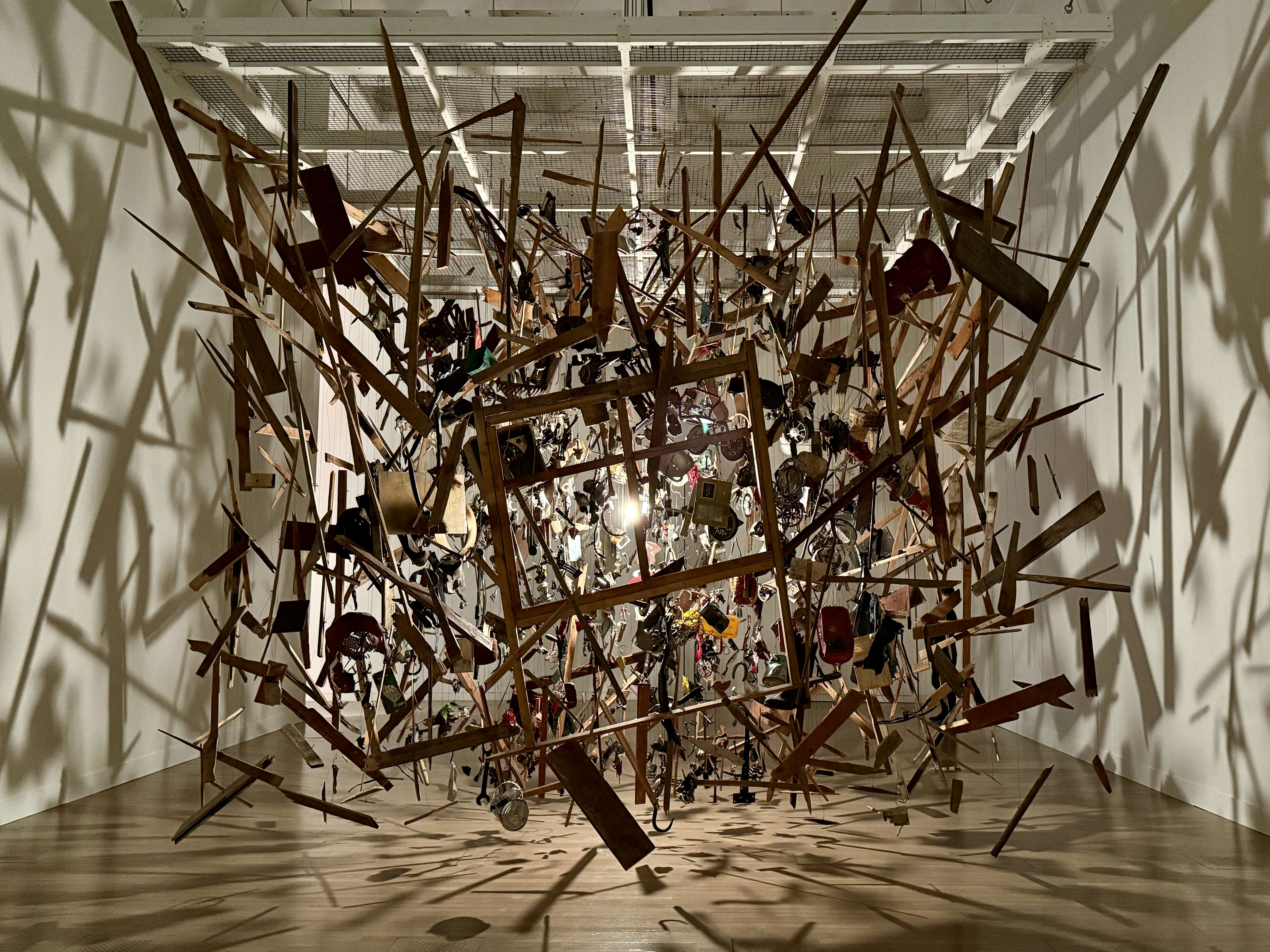 橋爪悠也「GRAVITY POINT」（Yutaka Kikutake Gallery）｜美術手帖