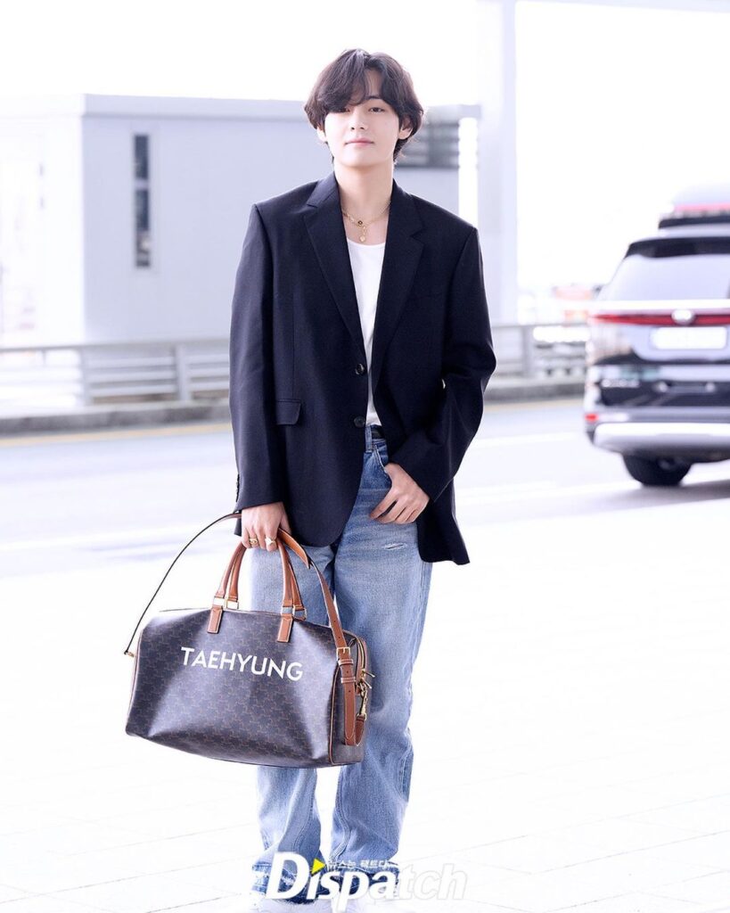 BTS テテが持っていた「TAEHYUNG」と書かれたバッグが可愛すぎると話題