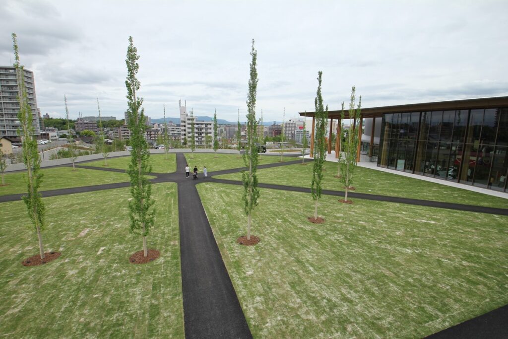 坂茂氏設計「豊田市博物館」に谷口吉生ファンも安堵、ピーター