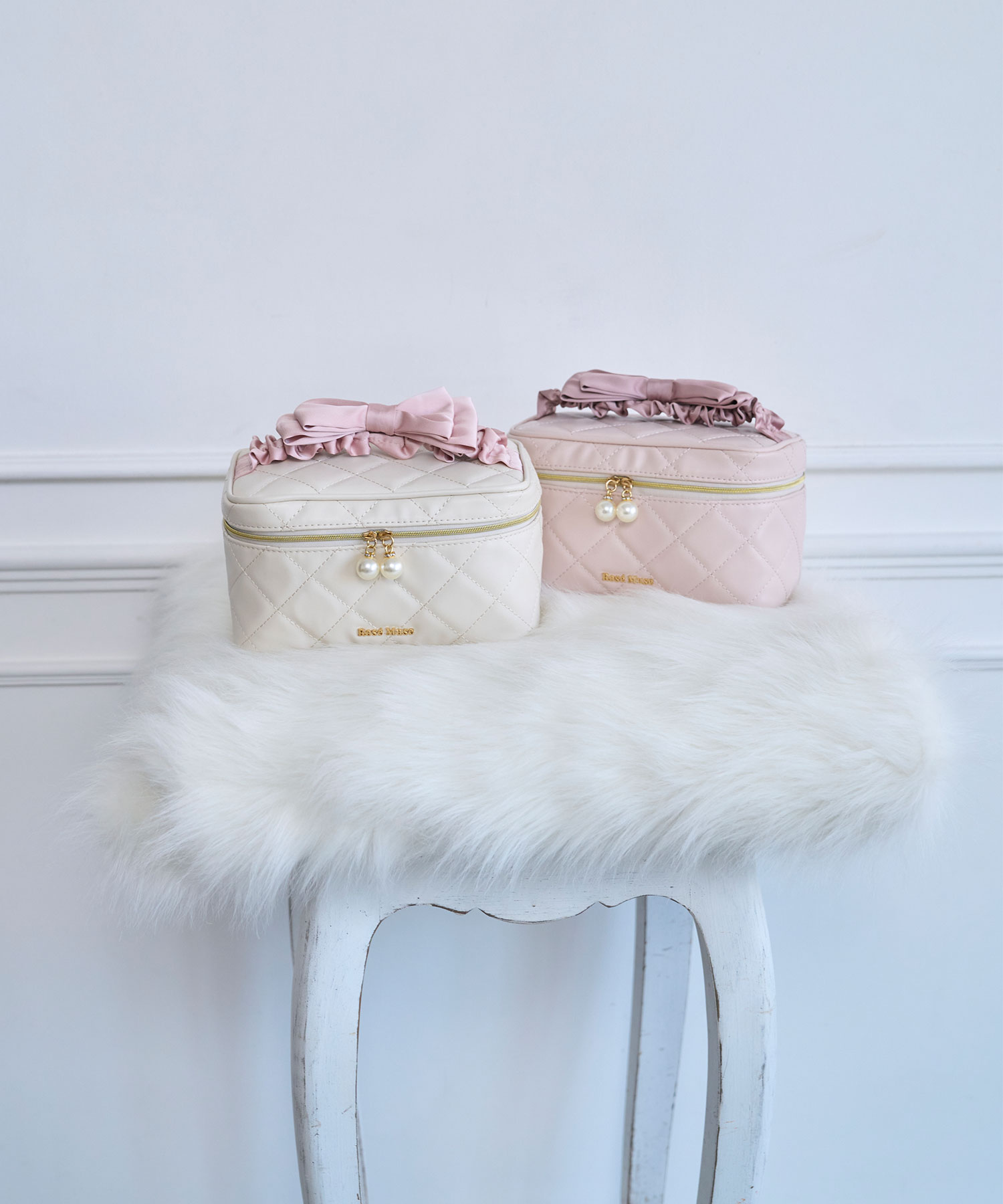 Cross body bag with fragment case – BUNNY APARTMENT