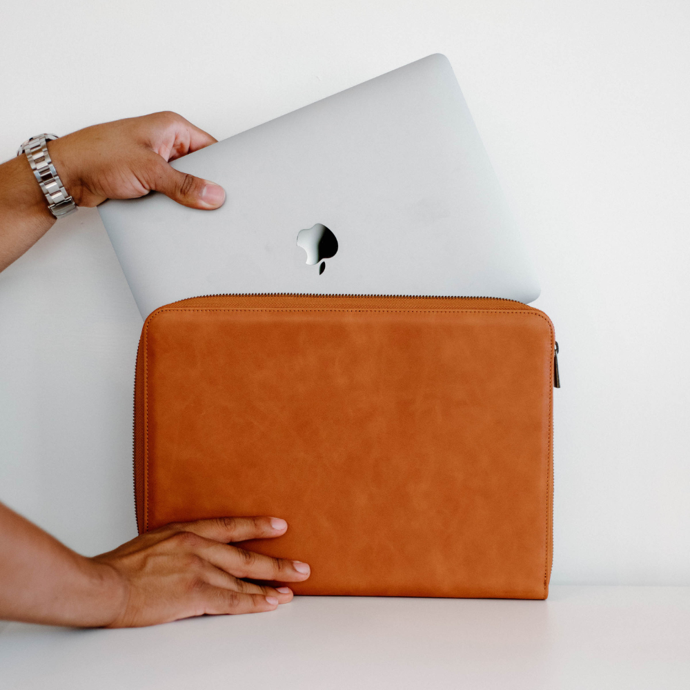 Leather MacBook Sleeve - Sienna – Bullstrap