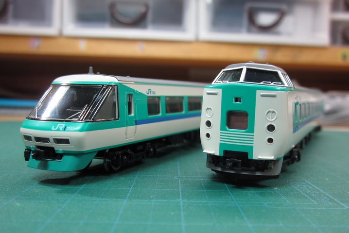 TOMIX JR 381系「くろしお」入線: 仏間鉄道