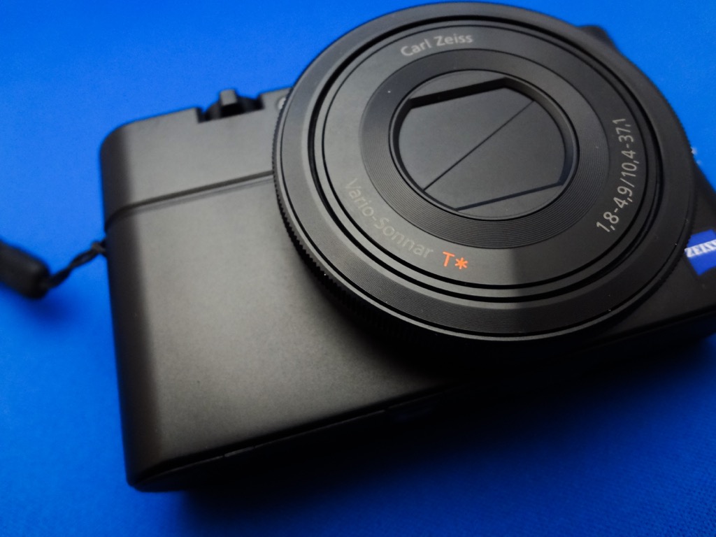 愛用の「SONY Cyber-shot RX100」にアタッチメントグリップを装着