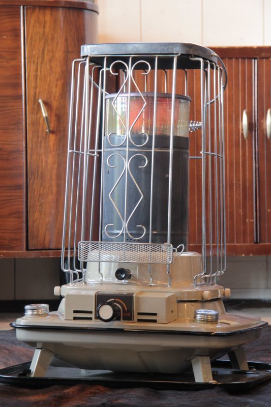 SALE！！！送料無料♫サンヨー自動点火式石油ストーブ，OHC-47FA