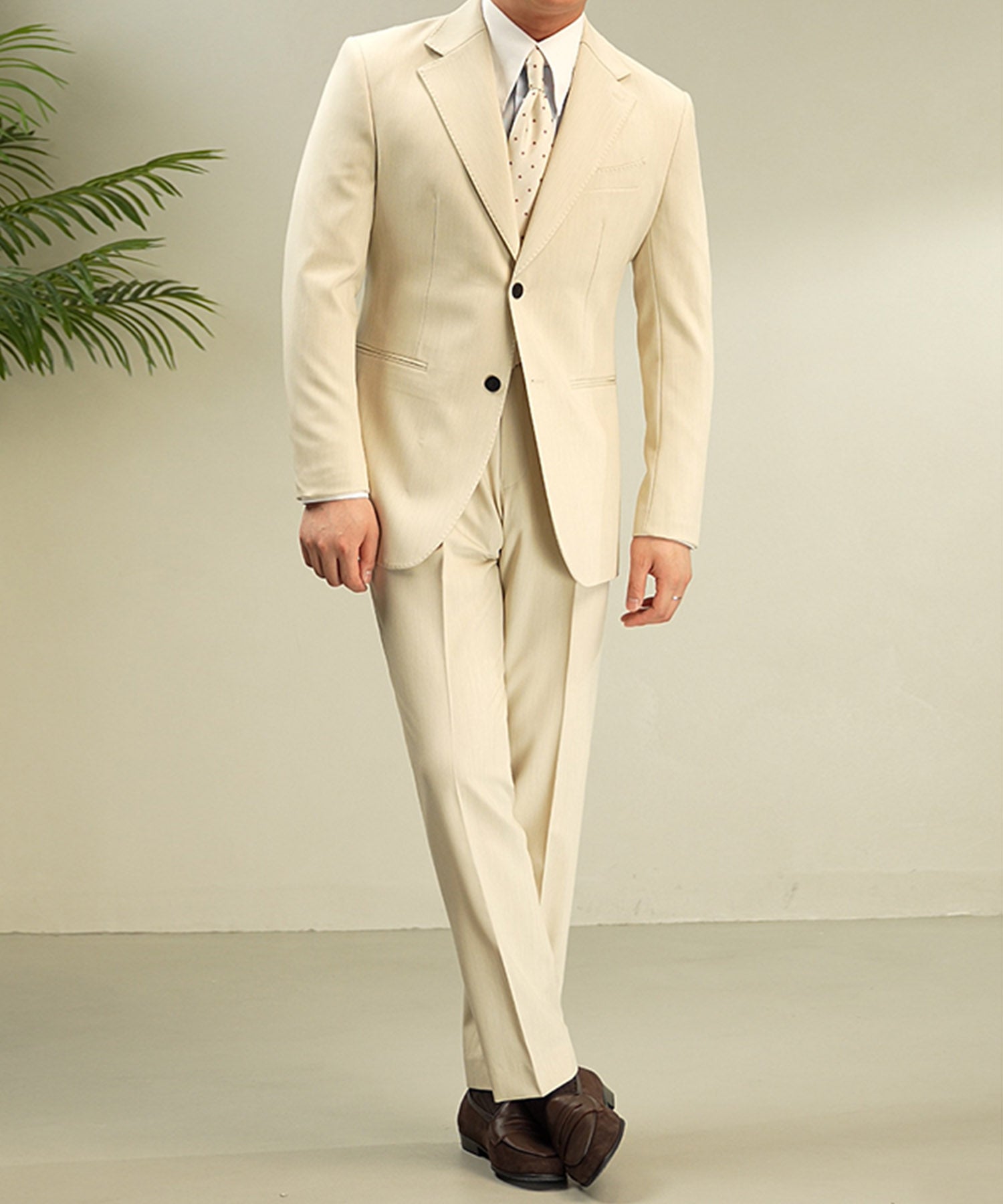 スリムフィット シングルブレスト ワイドカラー ノッチドラペル 2つ