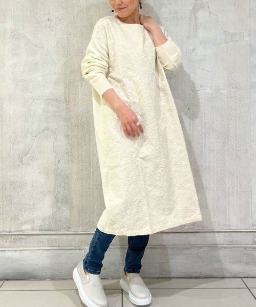 BEARDSLEY（ビアズリー）の「フロントネル刺繍ニットワンピース