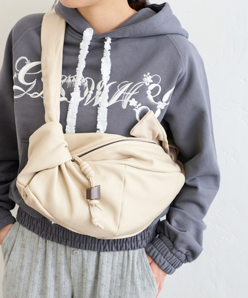 U by SPICK&SPAN（ユーバイスピックアンドスパン）の「Archivepke