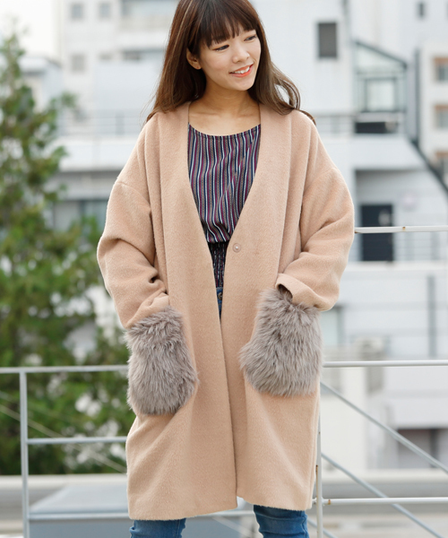 RAY CASSIN（レイカズン）の「ファーポケット付きノーカラーコート