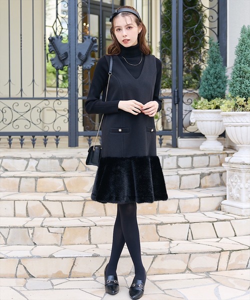 SWINGLE（スウィングル）の「ヘムファーVネックノースリーブ