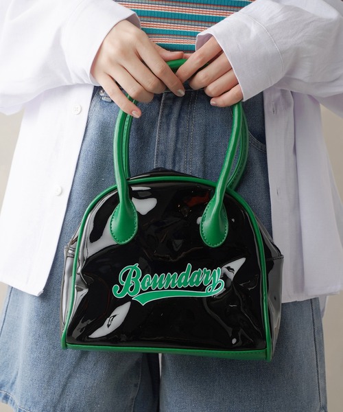 SPINNS（スピンズ）の「BAUNDAYロゴ エナメルミニボストンバッグ