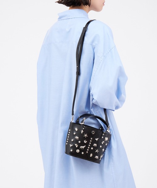 TOGA PULLA（トーガ プルラ）の「TOGA PULLA Leather tote bag studs