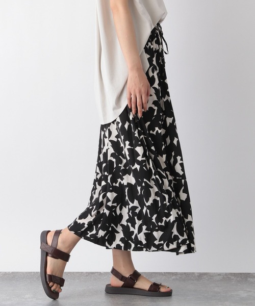 GLOBAL WORK（グローバルワーク）の「さらさらサテンフレアワイド