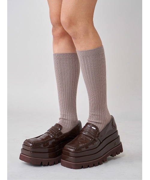 Darich（ダーリッチ）の「エナメルプラットフォームローファー