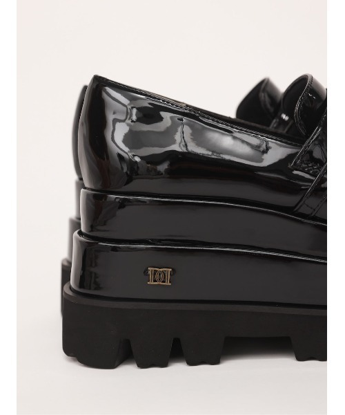 Darich（ダーリッチ）の「エナメルプラットフォームローファー