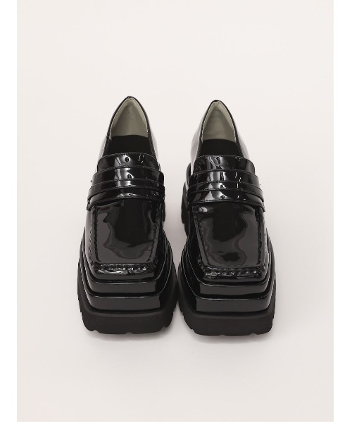 Darich（ダーリッチ）の「エナメルプラットフォームローファー