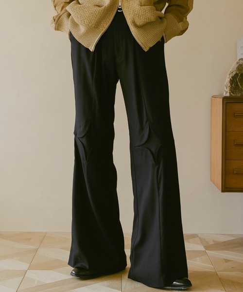 soerte（ソエルテ）の「Design tack wide flared pants/デザインタック