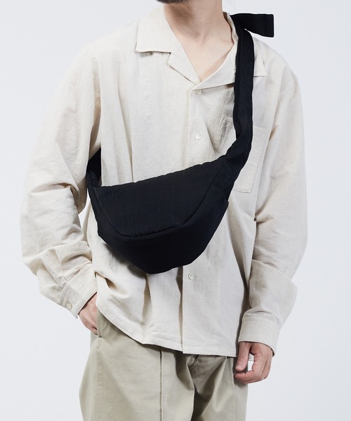 ITTI イッチ / ANNIE PUFFER MINI MOON BAG / CEATO BRIGHT アニー