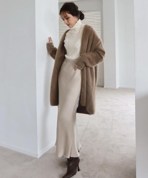 anuans（アニュアンス）の「ラクーンショールカラーカーディガン