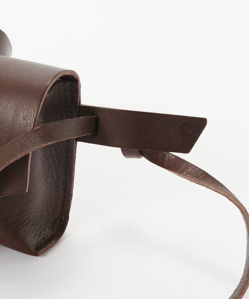 セール】ARCHI LEATHER BODYバッグ（クラッチバッグ）｜FRAMeWORK