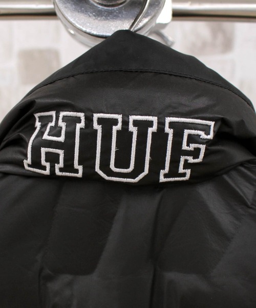 HUF（ハフ）の「ダックダウン モノグラムパファージャケット MONOGRAM
