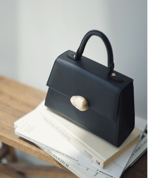 anuans（アニュアンス）の「モチーフ付きミニハンドルバッグ