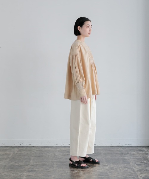 かぐれ（カグレ）の「コットンスモッキングブラウス（シャツ/ブラウス