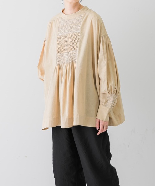 かぐれ（カグレ）の「コットンスモッキングブラウス（シャツ/ブラウス