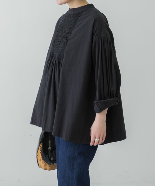 かぐれ（カグレ）の「コットンスモッキングブラウス（シャツ/ブラウス