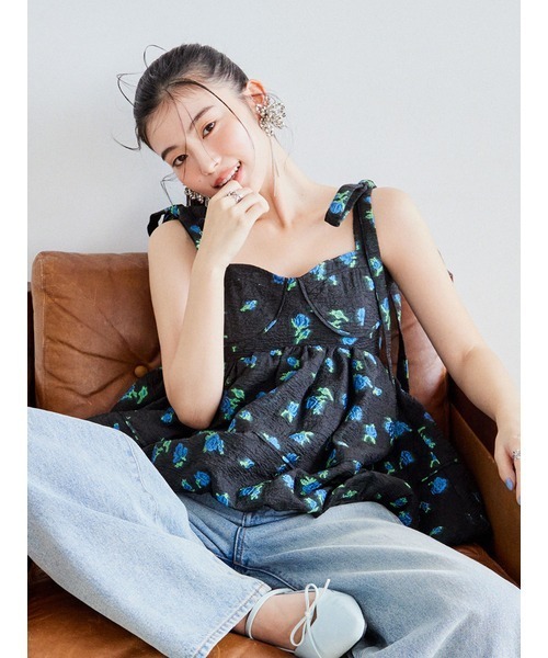 LILY BROWN（リリーブラウン）の「シアージャガードペプラムトップス