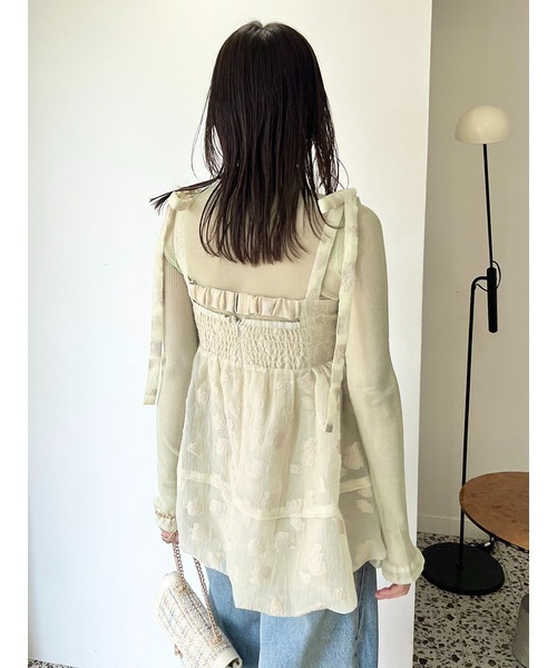 LILY BROWN（リリーブラウン）の「シアージャガードペプラムトップス