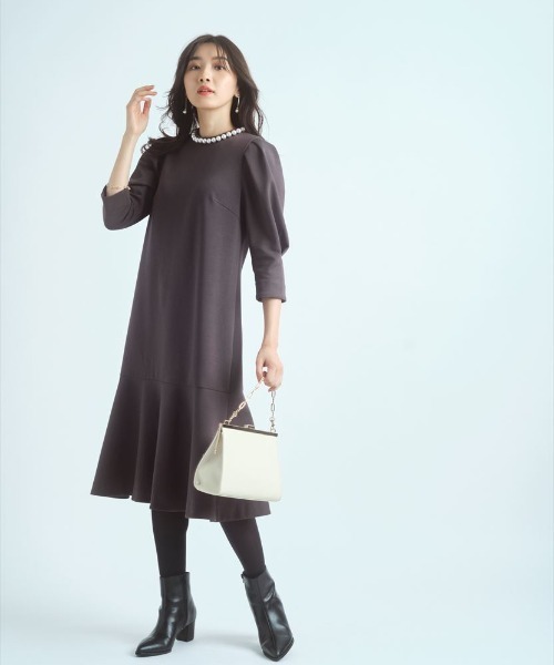 JUSGLITTY（ジャスグリッティー）の「パール付ダンボールニットミニ