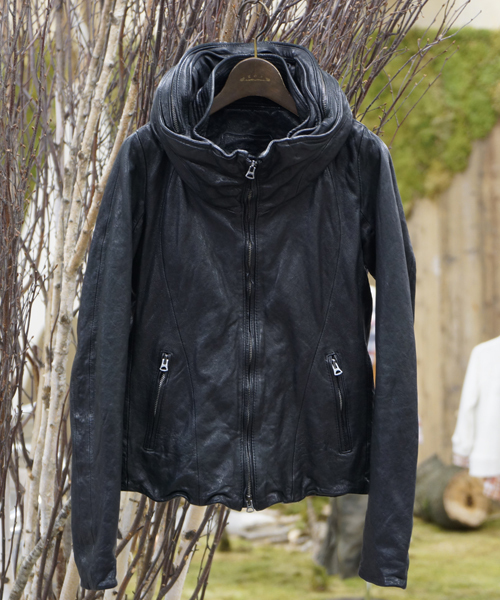 goa（ゴア）の「ｺﾞｰﾄﾚｻﾞｰﾋﾞｯｸﾌｰﾄﾞｼﾞｬｹｯﾄ（ライダースジャケット）」 - WEAR