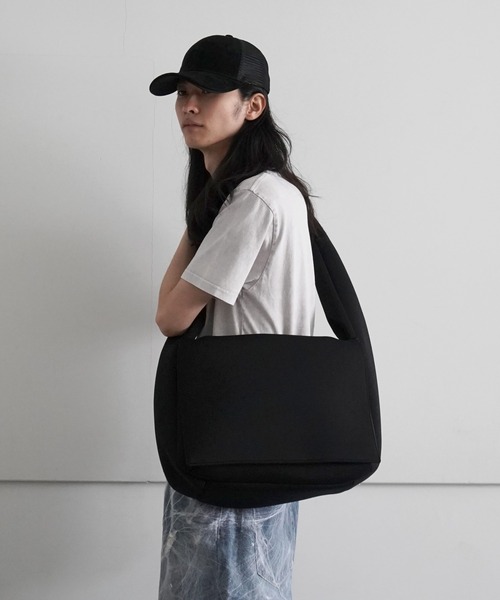 Mr.FEAST（ミスターフィースト）の「Mr.FEAST FLAP SHOULDER BAG