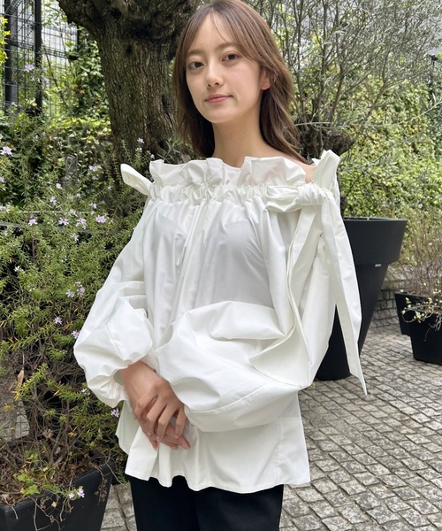 CELFORD（セルフォード）の「ショルダーリボンギャザーブラウス