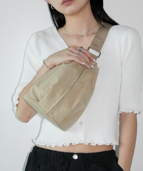 Aunt Marie's（アントマリーズ）の「ワンショルダーボディバッグ/軽量