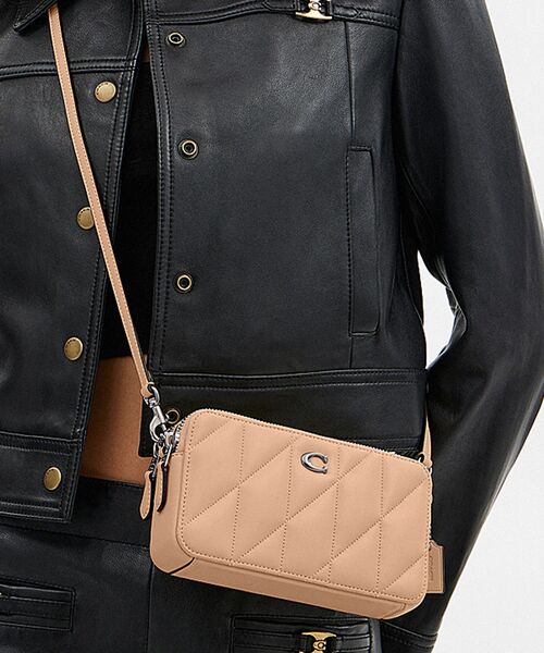 COACH（コーチ）の「キラ クロスボディ・ピロー キルティング