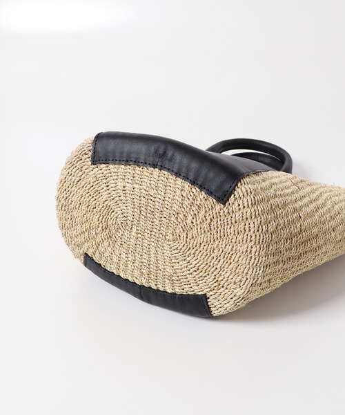 VIOLAd'ORO（ヴィオラドーロ）の「VIOLAd'ORO アバカレザー切替バッグ