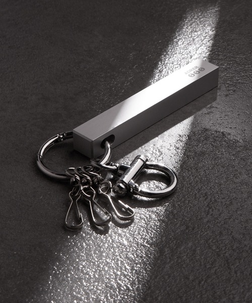 ADRER（アドラー）の「Metal retro hotel key ring - limited 999