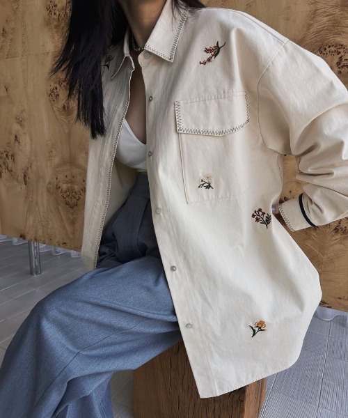 Ameri（アメリ）の「SMALL FLOWER OVER SHIRT（シャツ/ブラウス）」 - WEAR