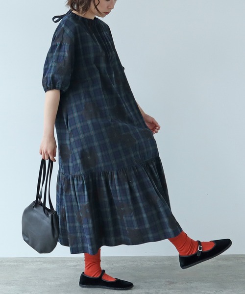 bulle de savon（ビュルデサボン）の「おおきなはなチェックワンピース