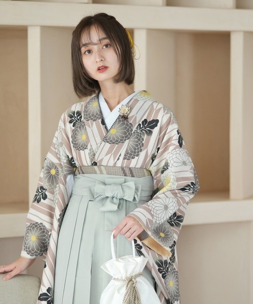 utatane（ウタタネ）の「袴セット ニコアンティーク 矢絣とグレー菊