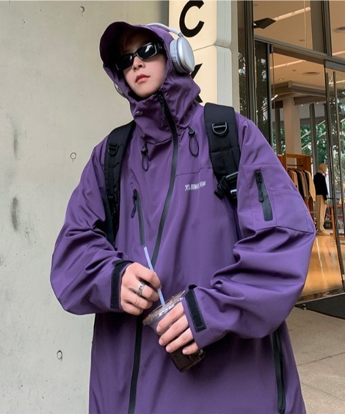 MGV（エムジーヴィー）の「ユニークジップテックナイロンジャケット